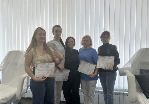 Курсы онлайн · Повышение квалификации практикующего подолога и мастера по уходу за стопой · Вся базовая подология от А до Я · Биомеханика. Тейпирование. Разгрузки.